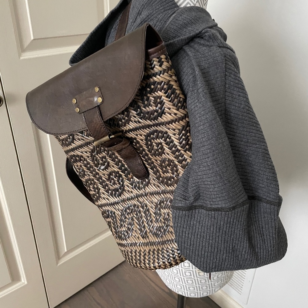 Gorgeous rattan straw leaf tribal backpack - Picture 8 of 8